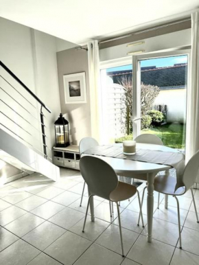 MARNELLY Maison Ploemeur 4 adultes et 1 enfants avec jardin privatif exposé sud